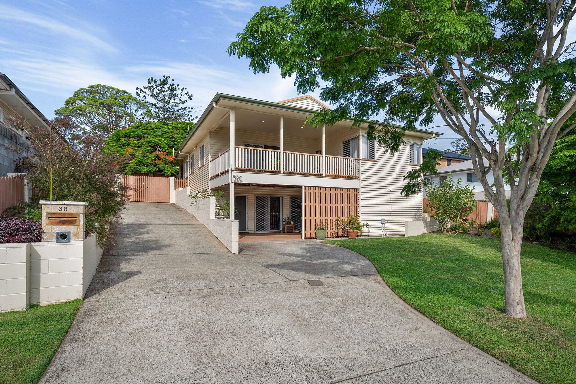 38 Eric Road, Holland Park QLD 4121, Holland Park - Thumbnail 2