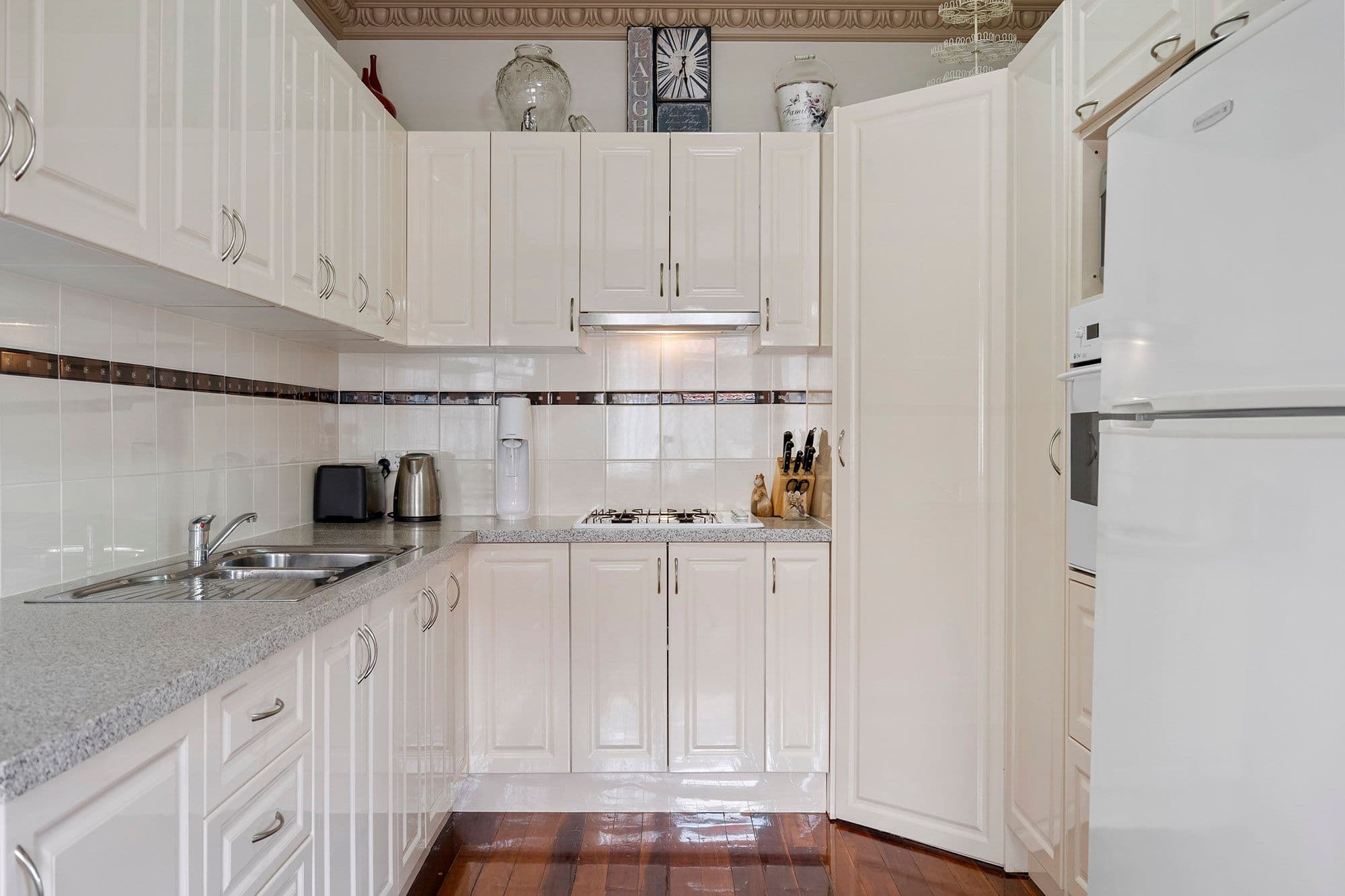 38 Eric Road, Holland Park QLD 4121, Holland Park - Thumbnail 6