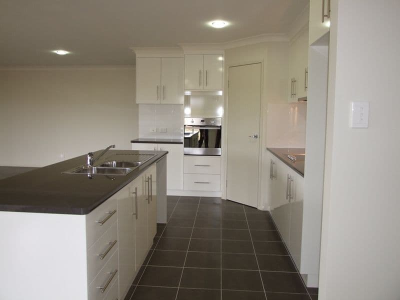 2. Hendra Court, HIGHFIELDS QLD 4352, Highfields - Thumbnail 3