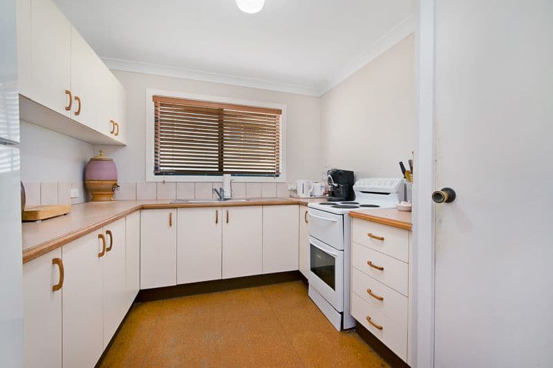 193 Esplanade South, DECEPTION BAY QLD 4508, Deception Bay - Thumbnail 2