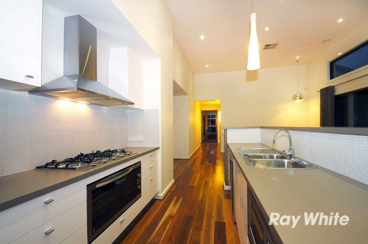 8 Holsteiner Terrace, CLYDE NORTH VIC 3978, Clyde North - Thumbnail 3