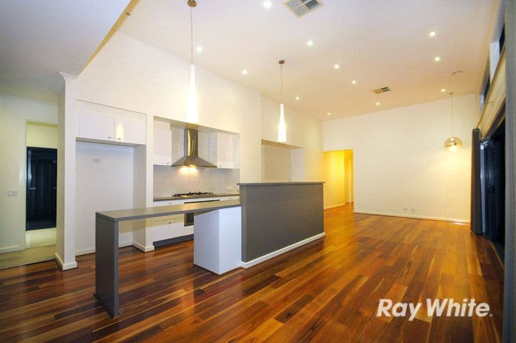 8 Holsteiner Terrace, CLYDE NORTH VIC 3978, Clyde North - Thumbnail 4