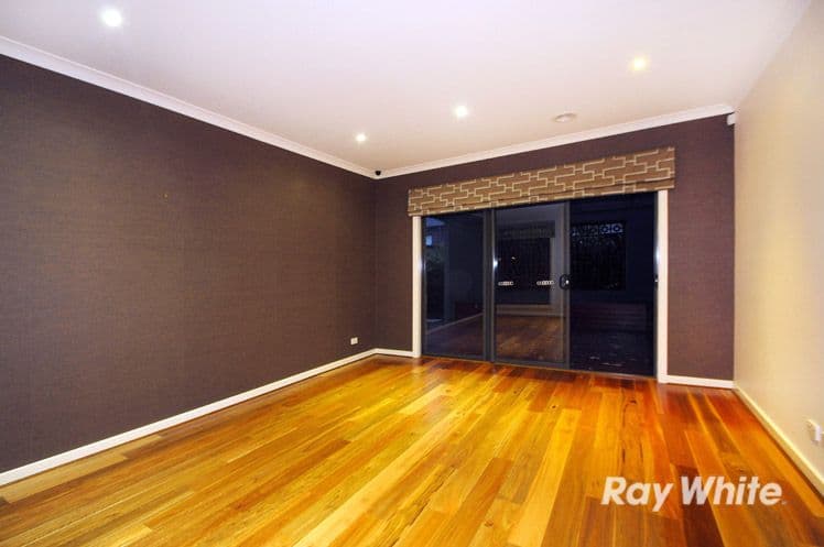 8 Holsteiner Terrace, CLYDE NORTH VIC 3978, Clyde North - Thumbnail 8