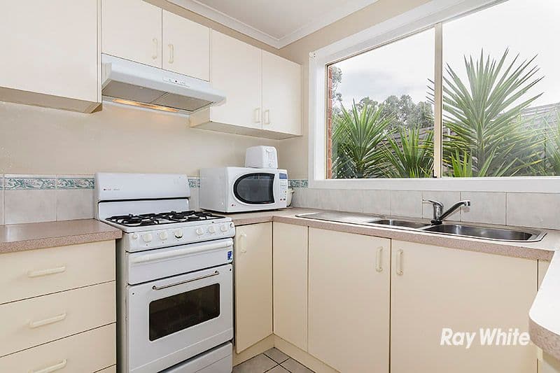 31 Bates Street, Cranbourne West VIC 3977, Cranbourne West - Thumbnail 3
