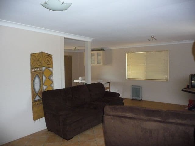 18  Dombeyah Street, CRESTMEAD QLD 4132, Crestmead - Thumbnail 3