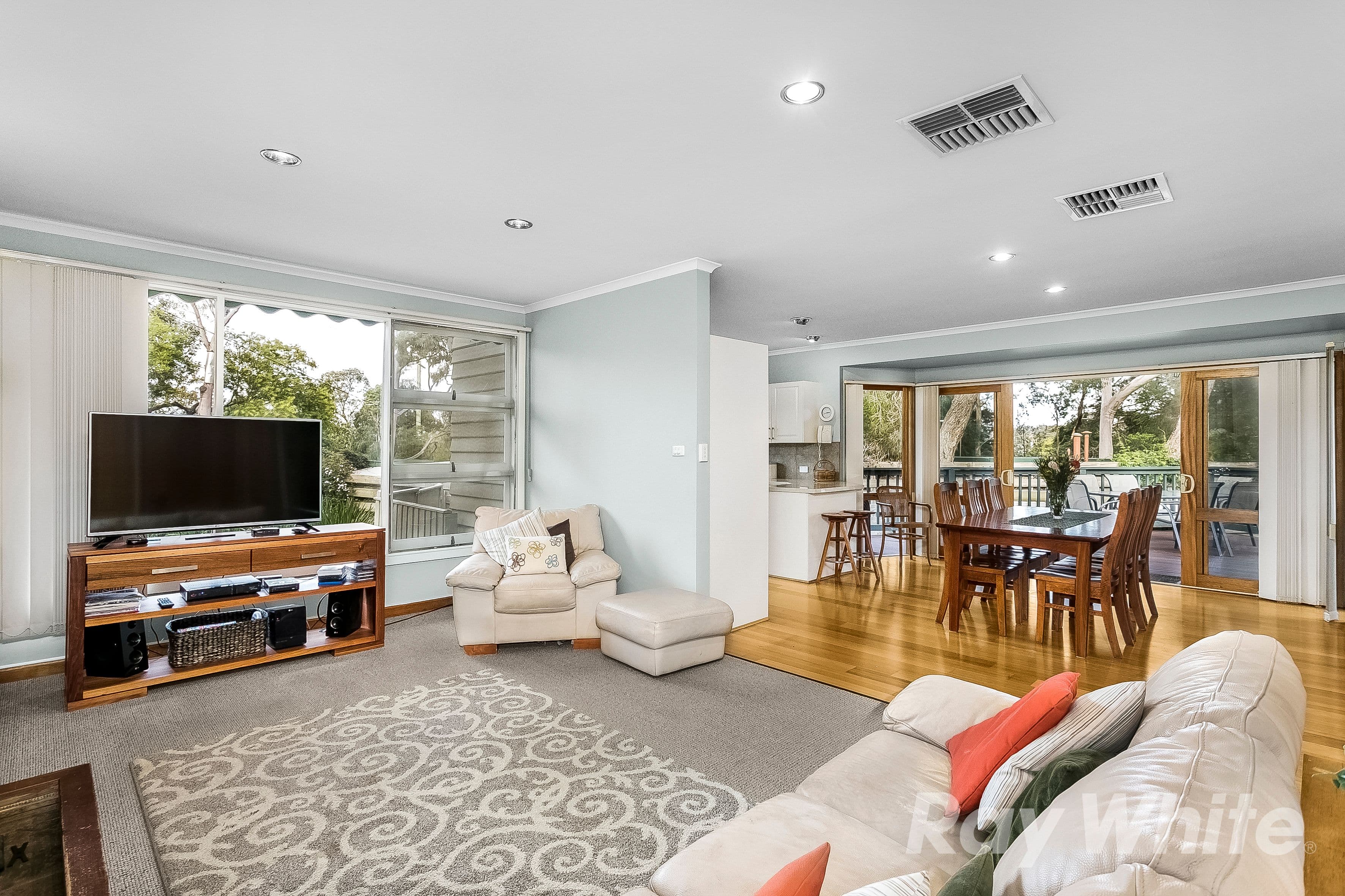 33 Aurisch Avenue, Glen Waverley VIC 3150, Glen Waverley - Thumbnail 4