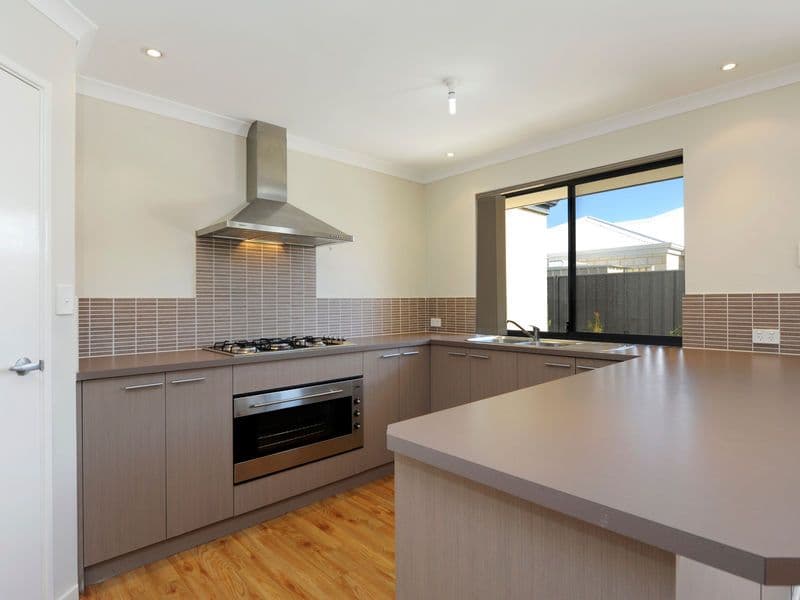 2 Songlark Court, BALDIVIS WA 6171, Baldivis - Thumbnail 3