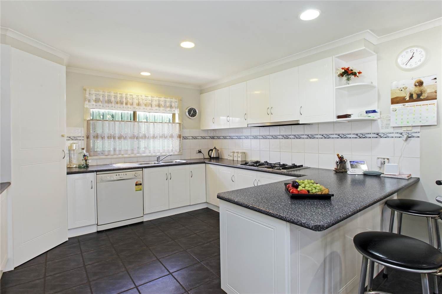 12 Cypress Court, LARA VIC 3212, Lara - Thumbnail 4
