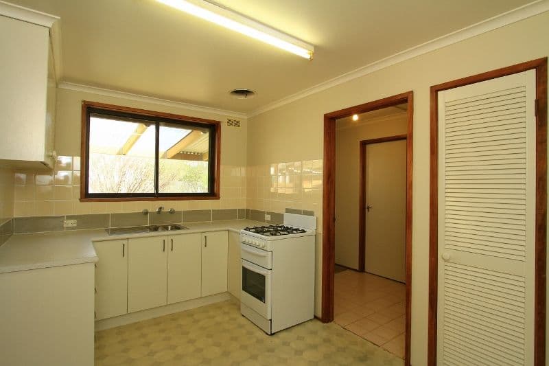 152 High Street, HEATHCOTE VIC 3523, Heathcote - Thumbnail 2