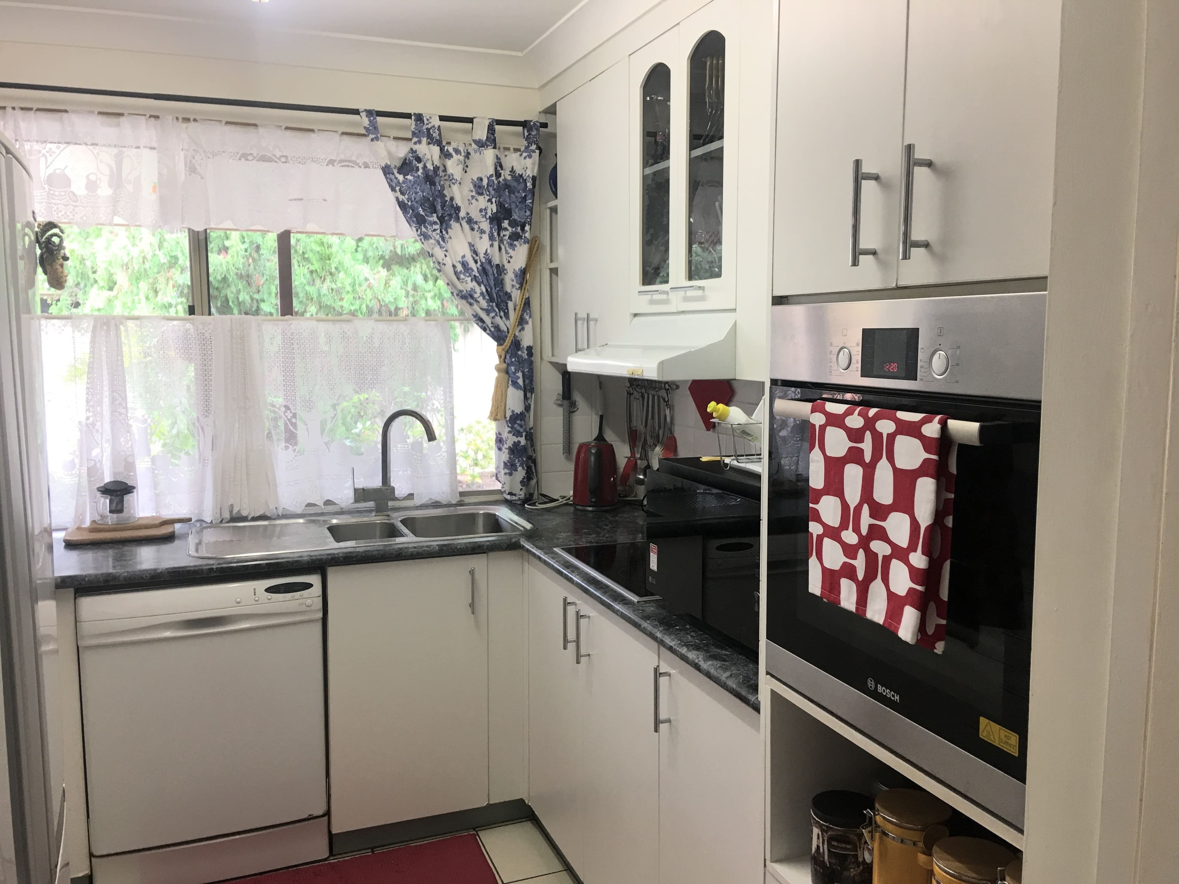 2 Spring Grove, Emerald QLD 4720, Emerald - Thumbnail 3