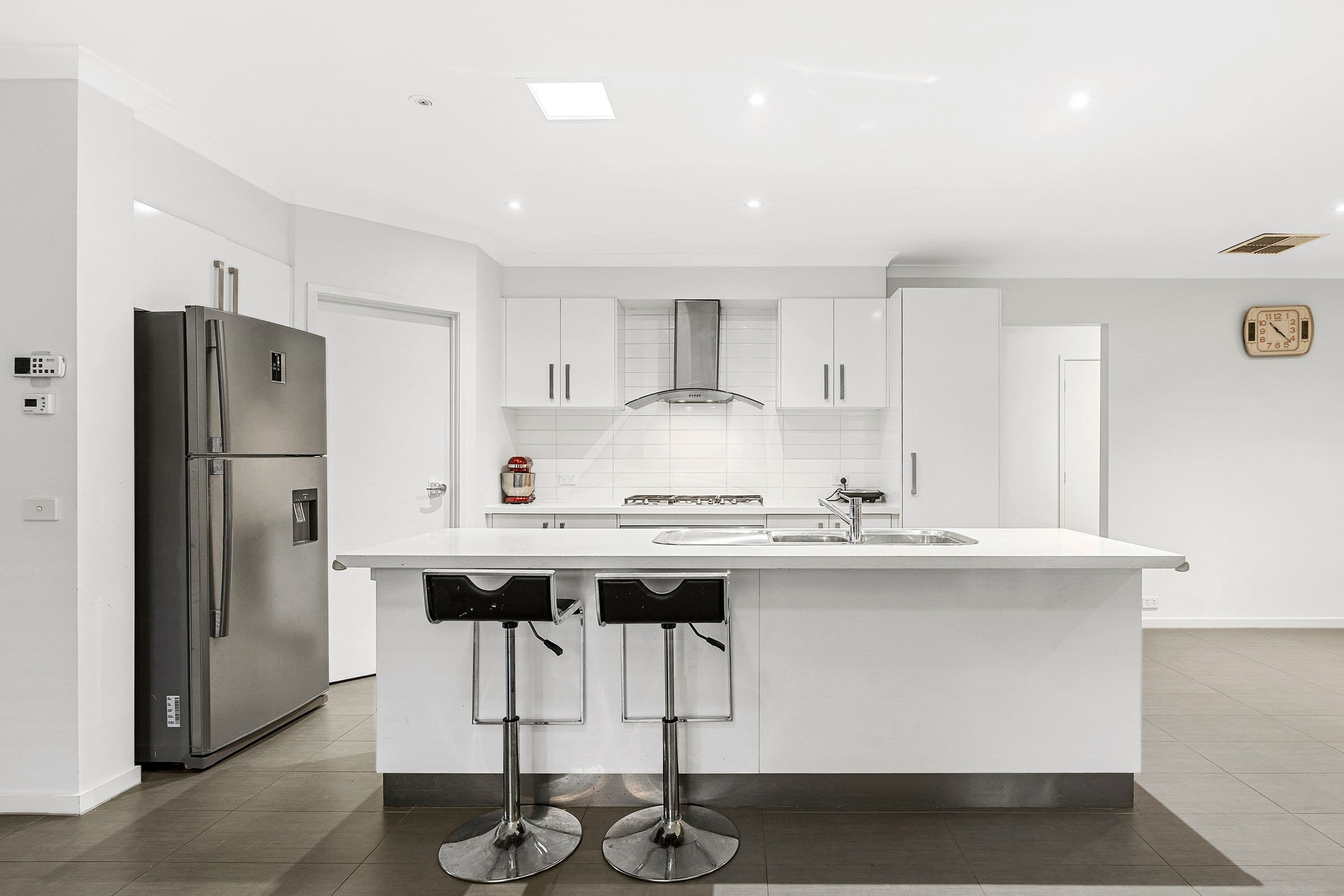 15 Raymond George Place, Lara VIC 3212, Lara - Thumbnail 2
