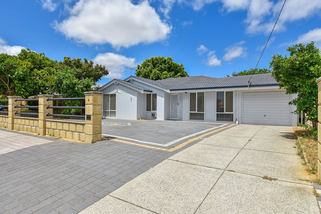 8 Highclere Boulevard, Marangaroo WA 6064, Marangaroo - Image 1