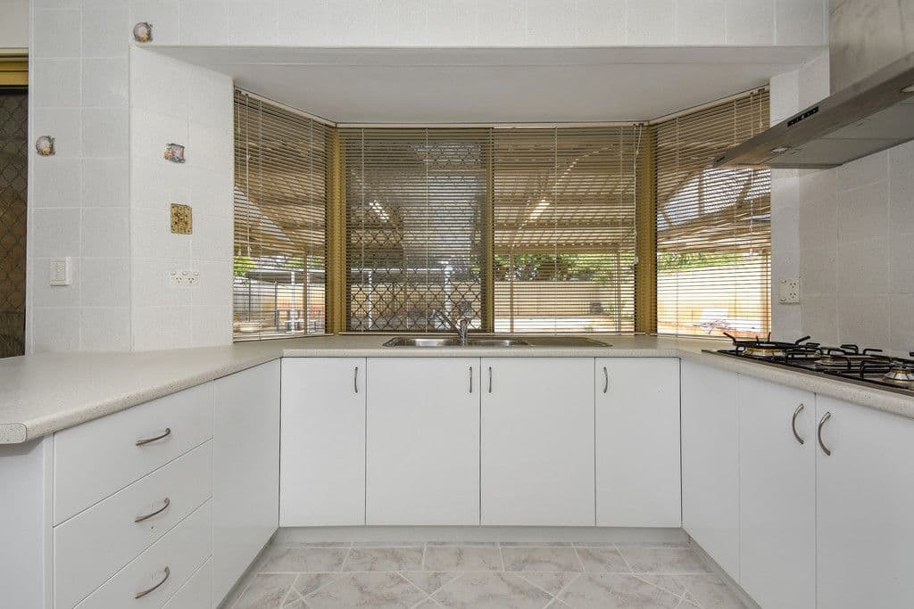8 Highclere Boulevard, Marangaroo WA 6064, Marangaroo - Thumbnail 4