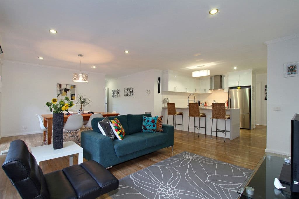 25 DORCHESTER Avenue, MONTROSE VIC 3765, Montrose - Thumbnail 2