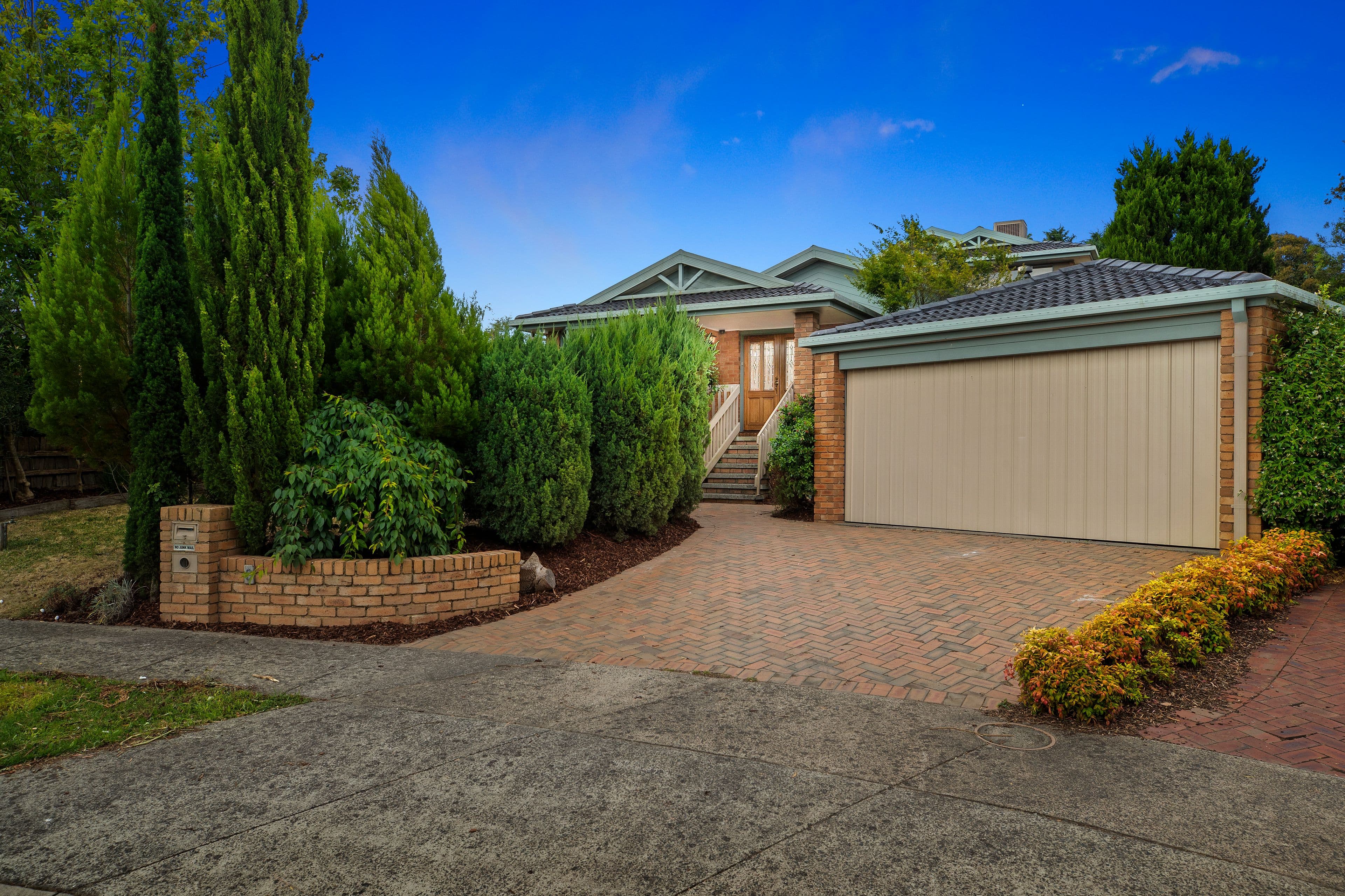 8 Baringa Court, Rowville VIC 3178, Rowville - Thumbnail 2