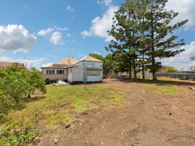 25 Upper McCormack Street, Bundamba QLD 4304, Bundamba - Thumbnail 3