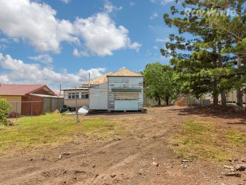 25 Upper McCormack Street, Bundamba QLD 4304, Bundamba - Thumbnail 5