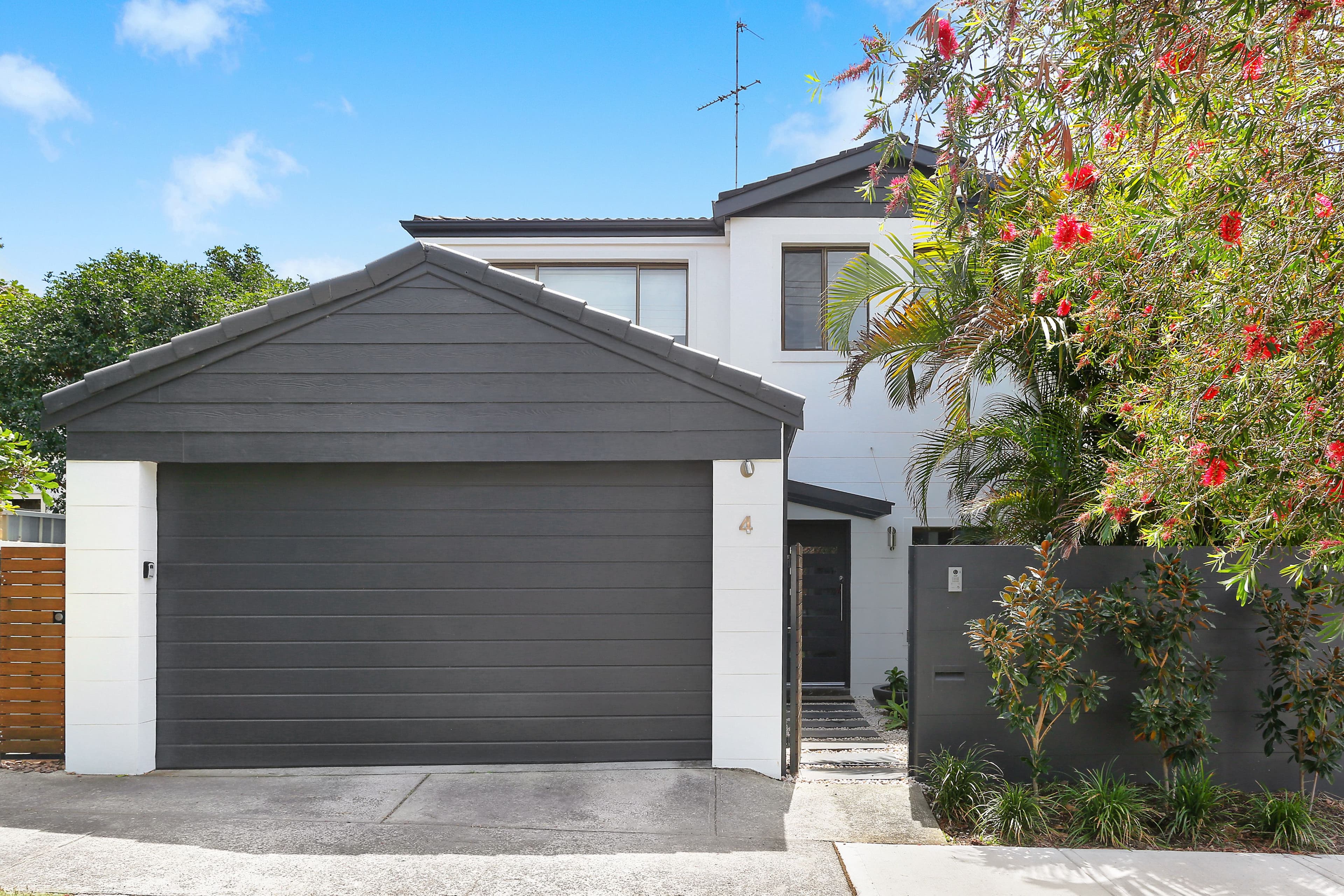 4 Murriverie Road, North Bondi - Image 1