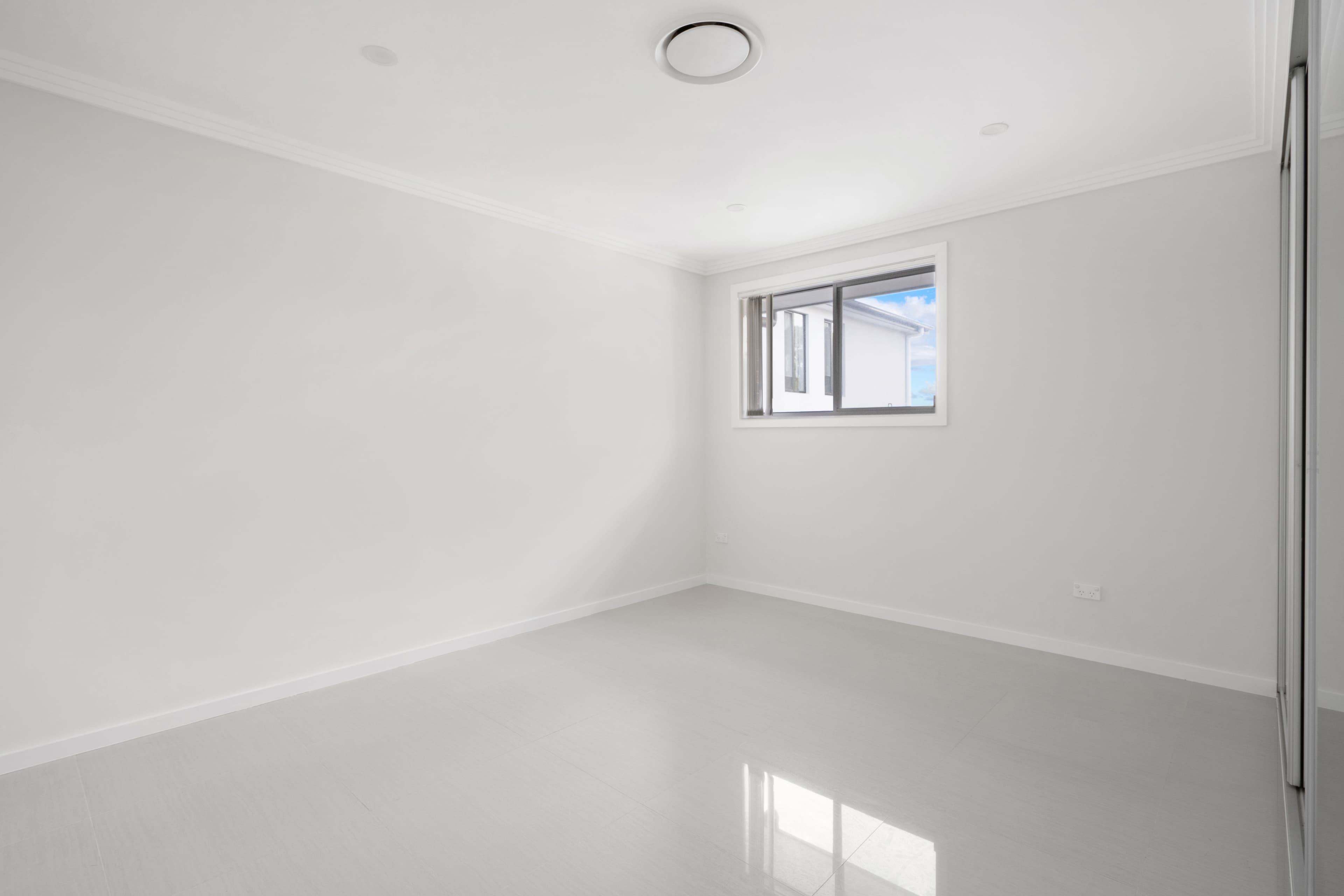 12 Waverley Street, Fairfield West NSW 2165, Fairfield West - Thumbnail 8