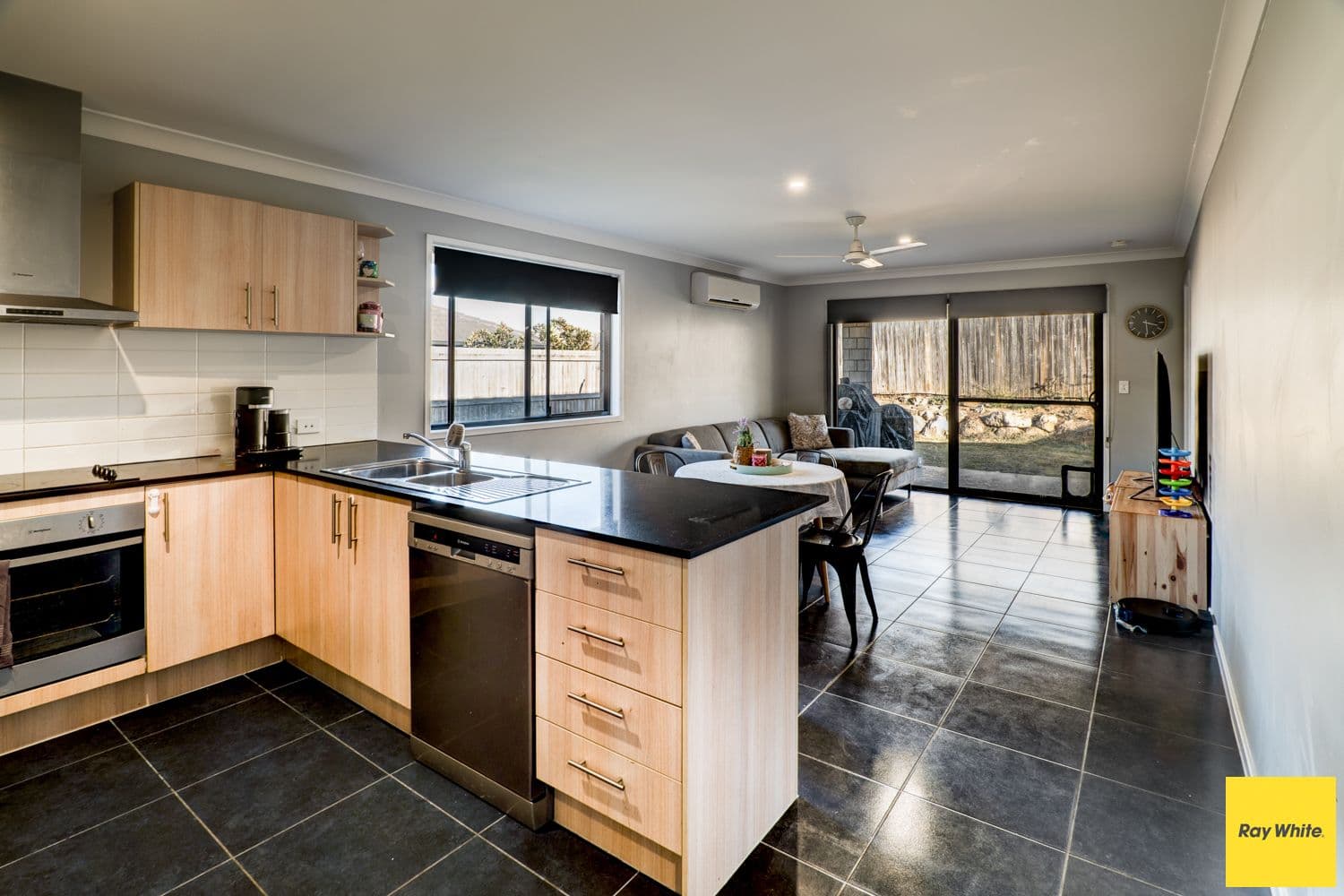 28 LOMANDRA Street, Deebing Heights QLD 4306, Deebing Heights - Thumbnail 5