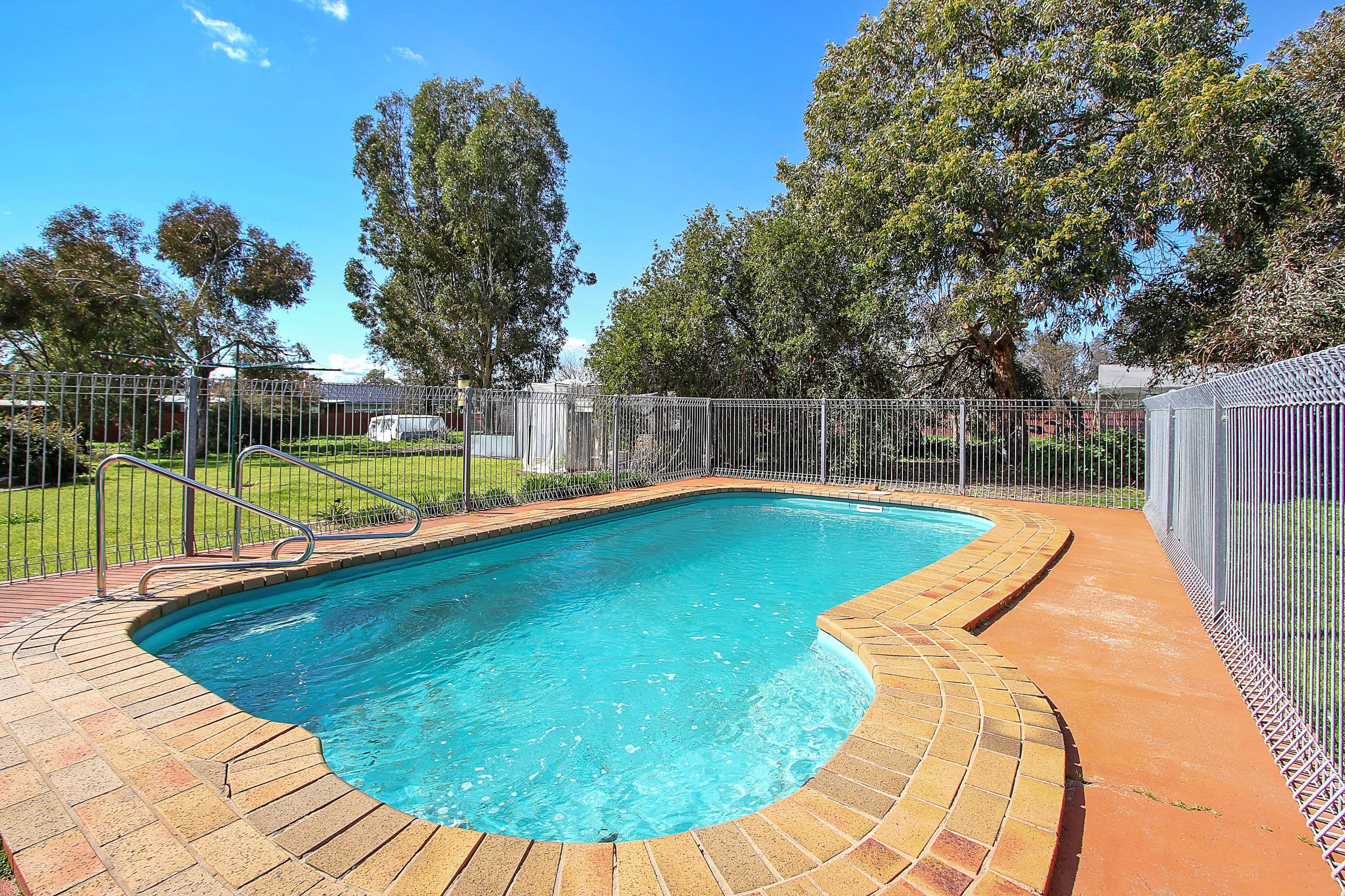 62-66 Hammer Street, Howlong NSW 2643, Howlong - Thumbnail 3
