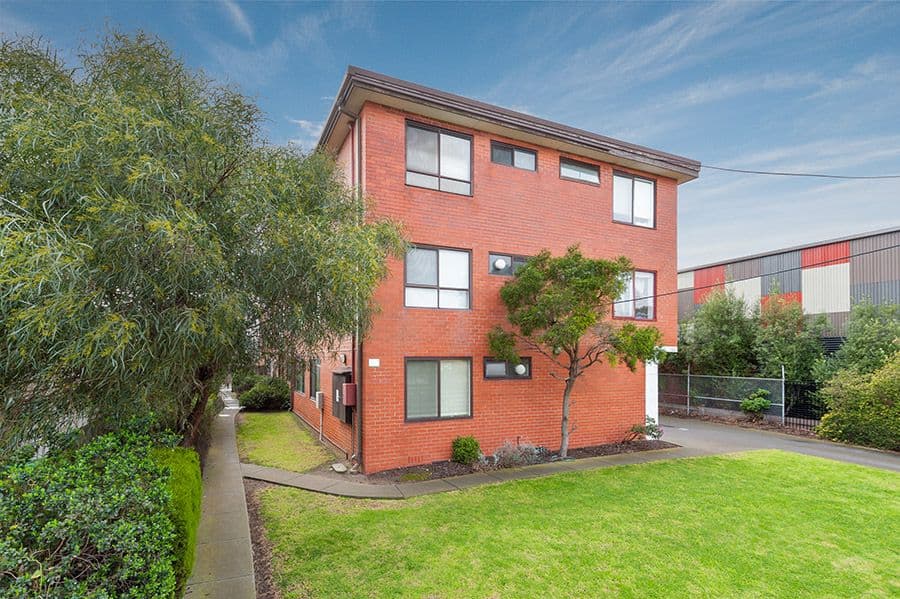 90 Roseberry Street, Ascot Vale VIC 3032, Ascot Vale - Thumbnail 2