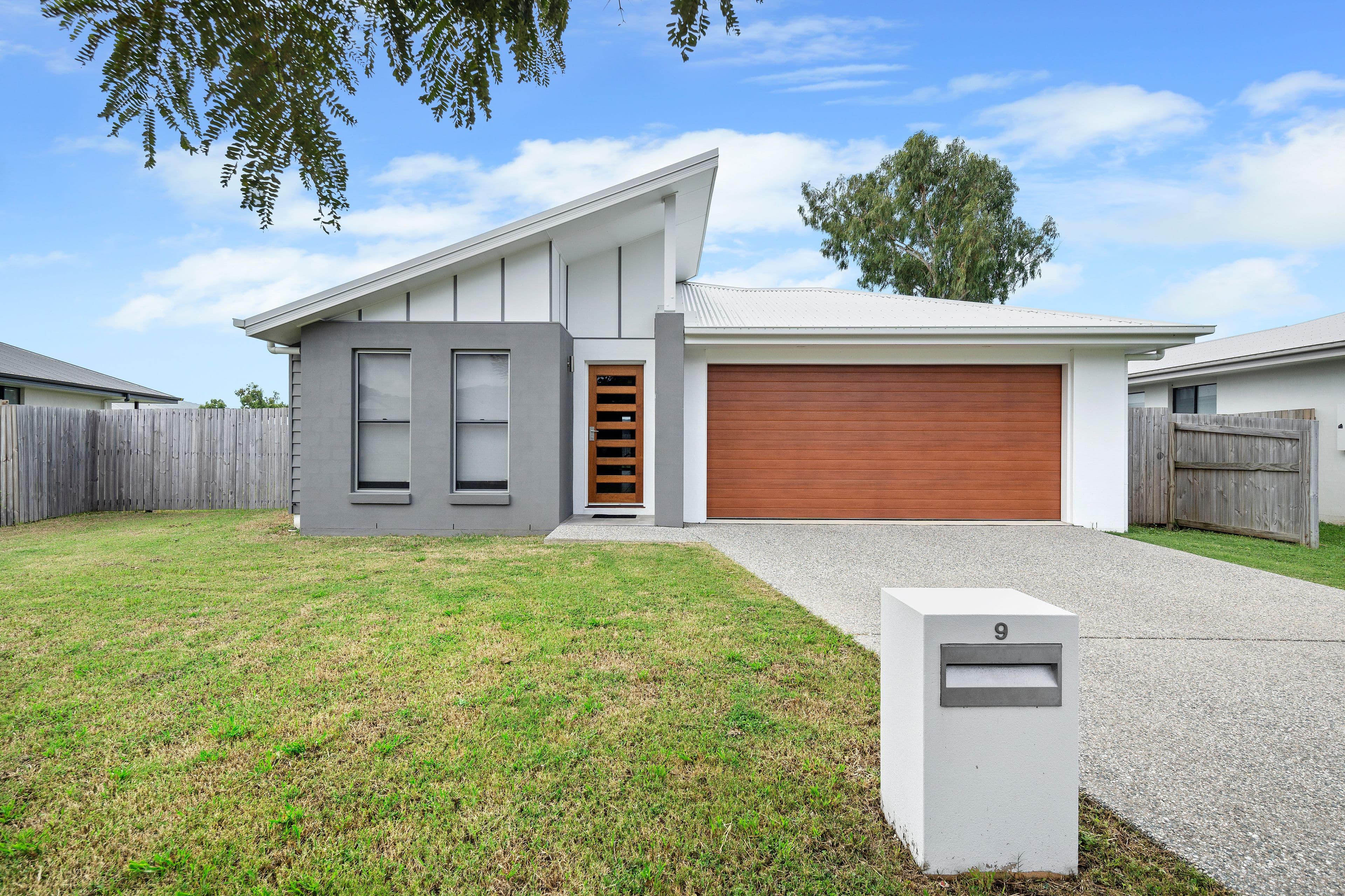 9 Olivia Street, Cannonvale QLD 4802, Cannonvale - Thumbnail 2