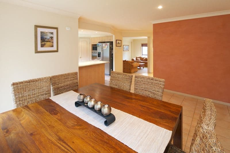 17 Roger Court, REDLAND BAY QLD 4165, Redland Bay - Thumbnail 5