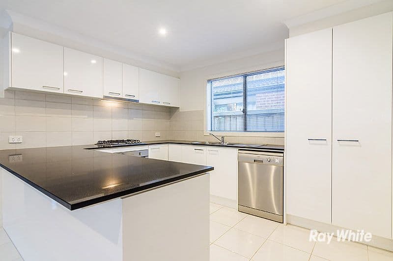 9 Queensberry Street, Cranbourne West VIC 3977, Cranbourne West - Thumbnail 2
