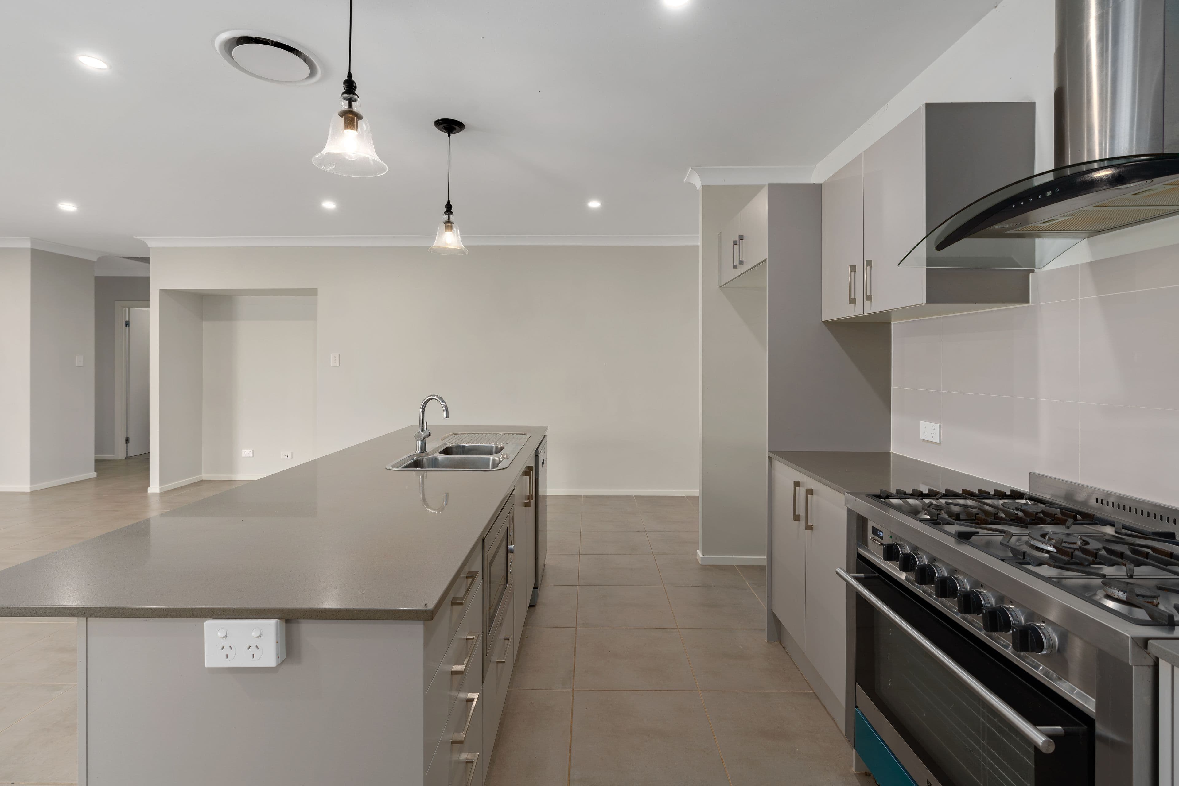 50 Jindalee Crescent, Nowra NSW 2541, Nowra - Thumbnail 2