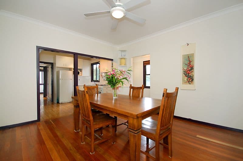 92   Sunshine Avenue, TARRAGINDI QLD 4121, Tarragindi - Image 1