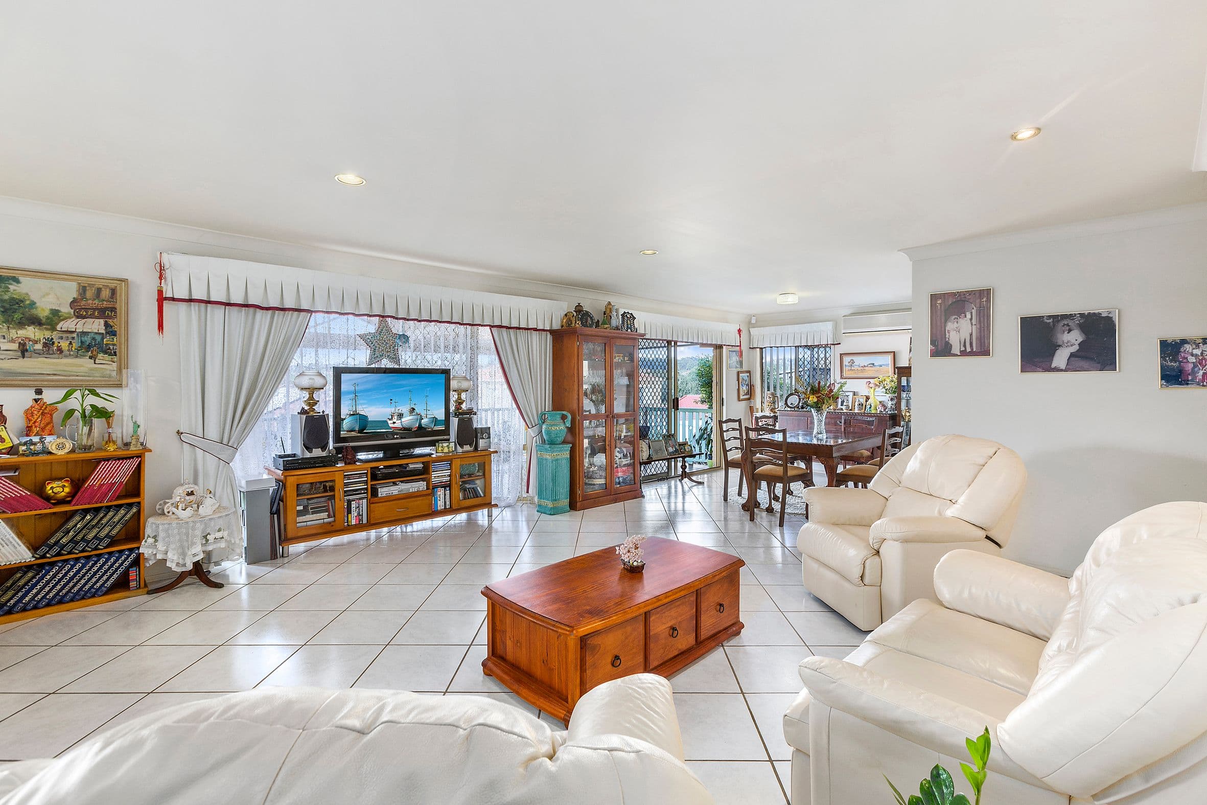52 Sunflower Crescent, Calamvale QLD 4116, Calamvale - Thumbnail 2
