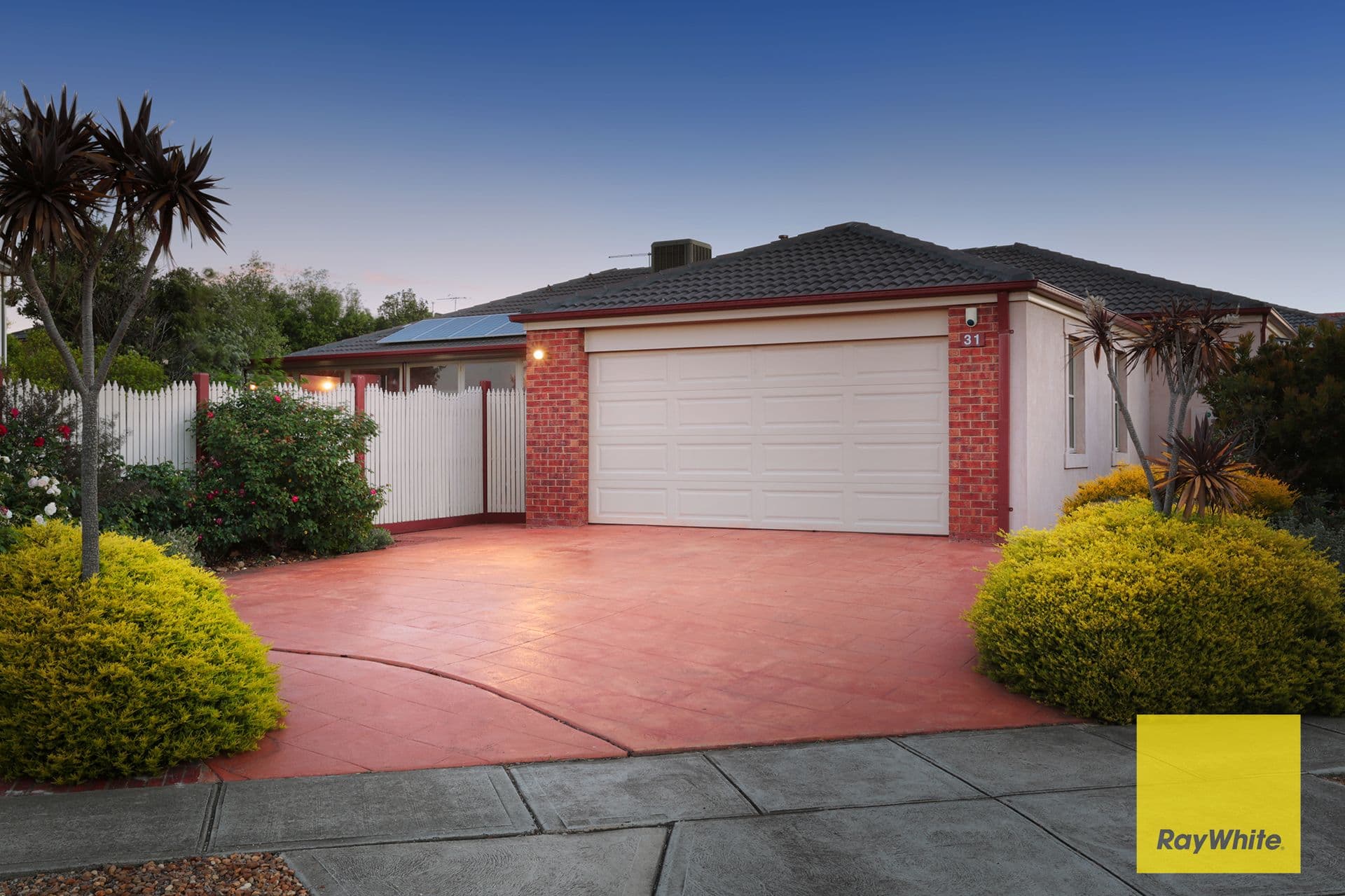 31 Fuchsia Crescent, Point Cook VIC 3030, Point Cook - Thumbnail 2