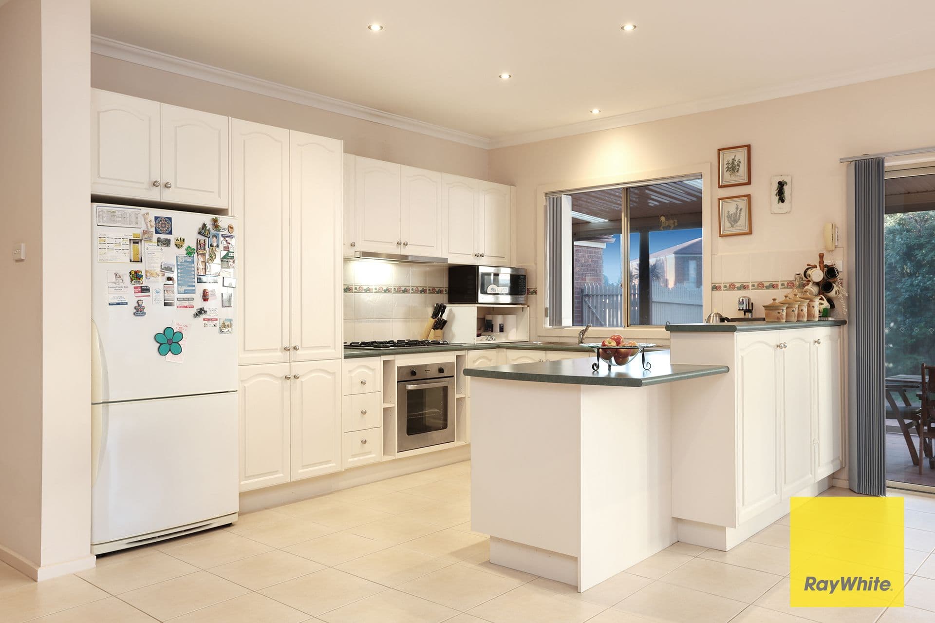 31 Fuchsia Crescent, Point Cook VIC 3030, Point Cook - Thumbnail 5