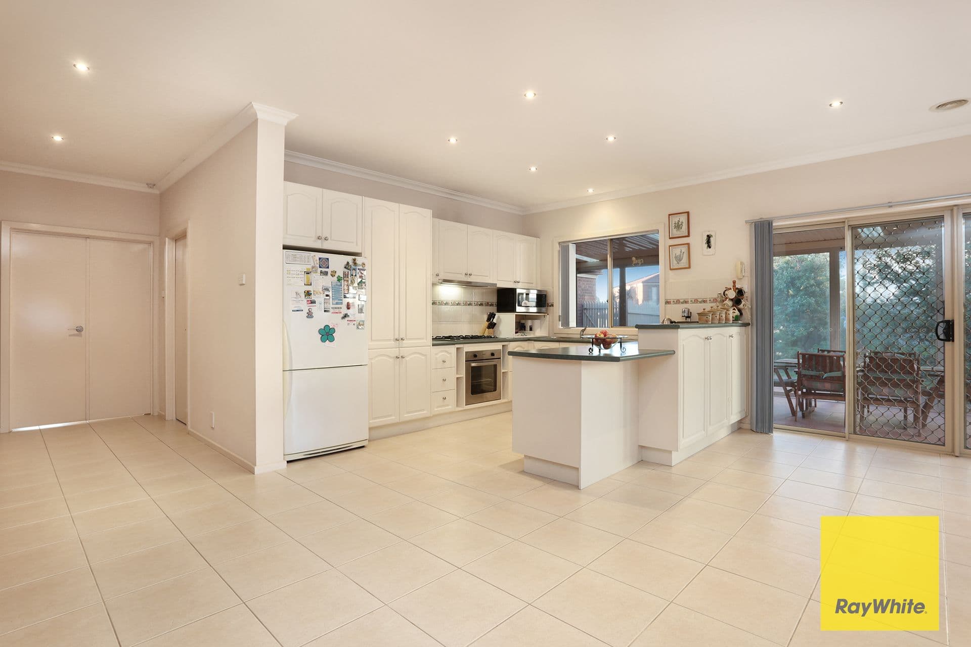 31 Fuchsia Crescent, Point Cook VIC 3030, Point Cook - Thumbnail 6