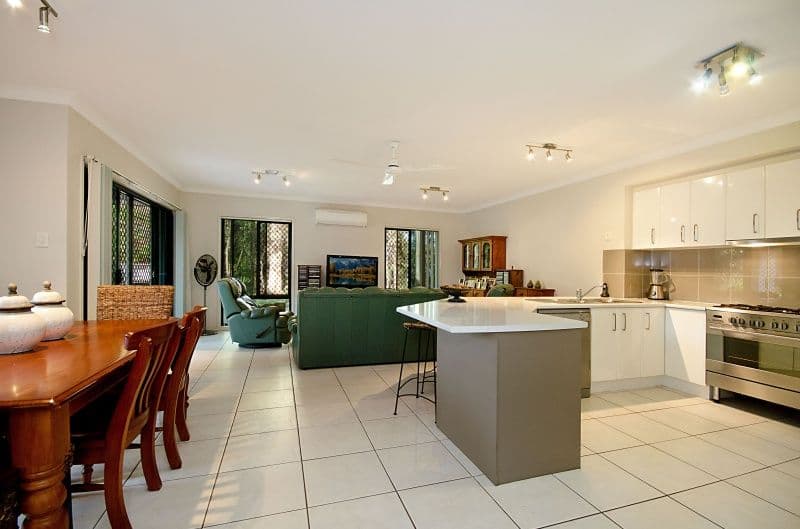 9 Taryn Close, GLASS HOUSE MOUNTAINS QLD 4518, Glass House Mountains - Thumbnail 3