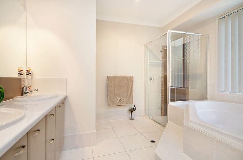 9 Taryn Close, GLASS HOUSE MOUNTAINS QLD 4518, Glass House Mountains - Thumbnail 8