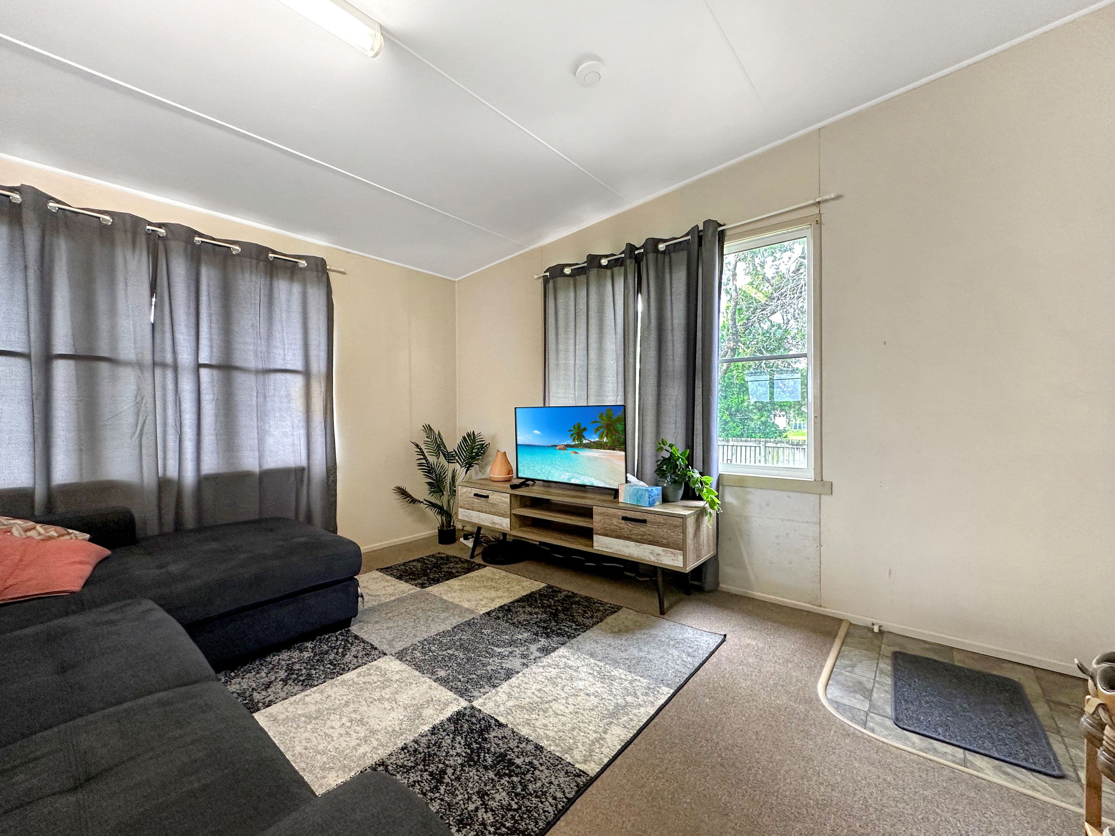 35 Brewers Road, Sarina QLD 4737, Sarina - Thumbnail 2