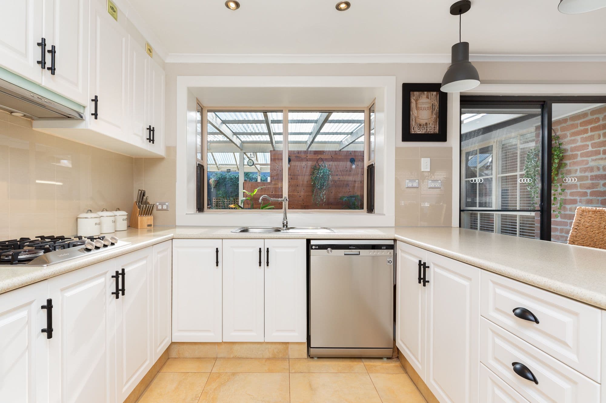 4 Greystoke Court, Berwick VIC 3806, Berwick - Thumbnail 4