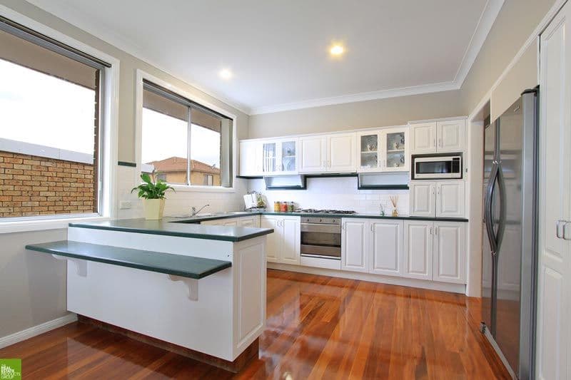 6 Phillip Crescent, BARRACK HEIGHTS NSW 2528, Barrack Heights - Thumbnail 3