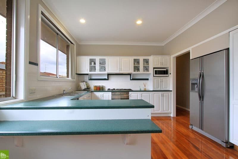 6 Phillip Crescent, BARRACK HEIGHTS NSW 2528, Barrack Heights - Thumbnail 5