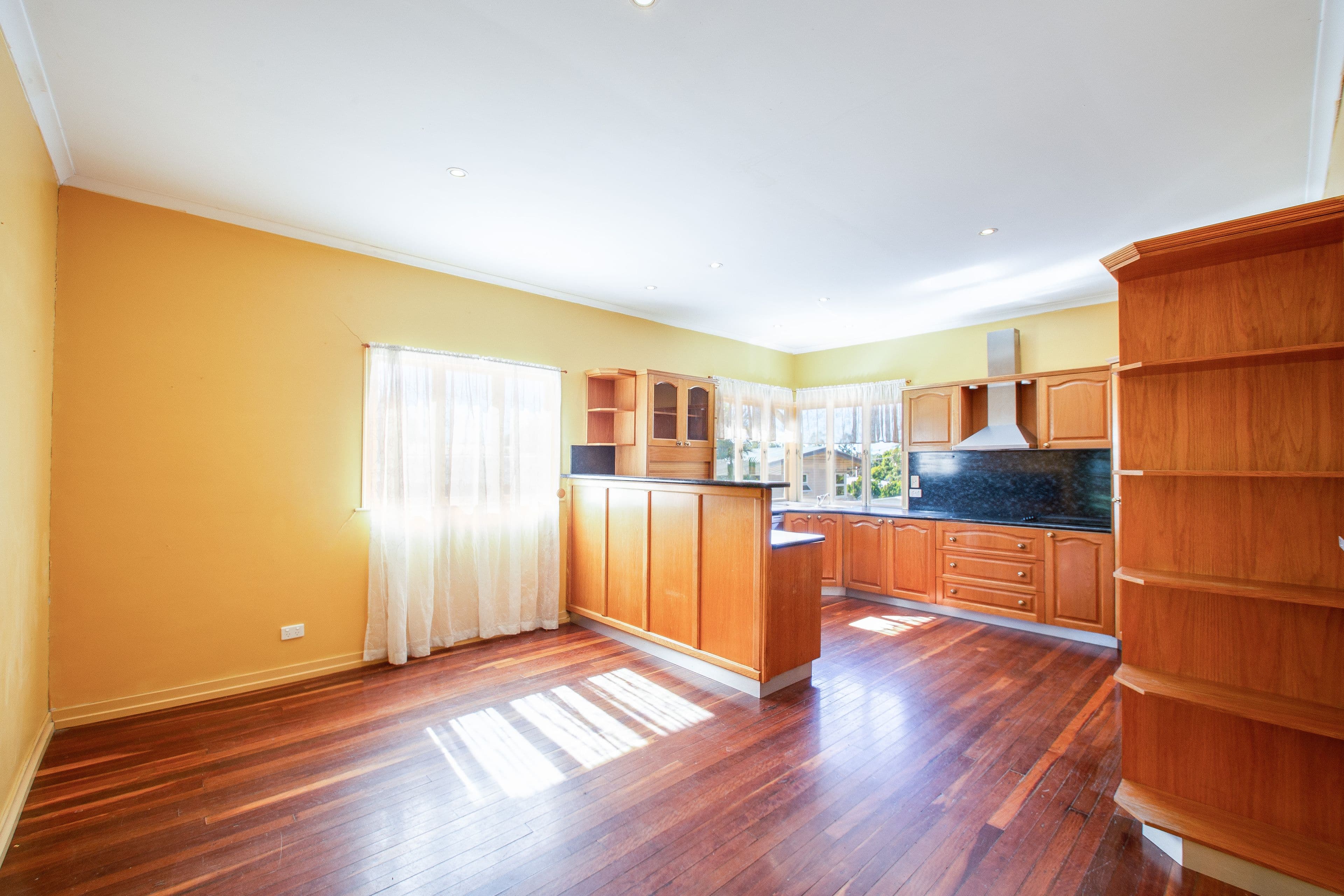 6 Gledson Street, North Booval QLD 4304, North Booval - Thumbnail 8