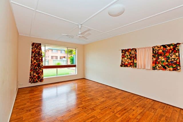 16 Gallang Street, ROCHEDALE SOUTH QLD 4123, Rochedale South - Thumbnail 4