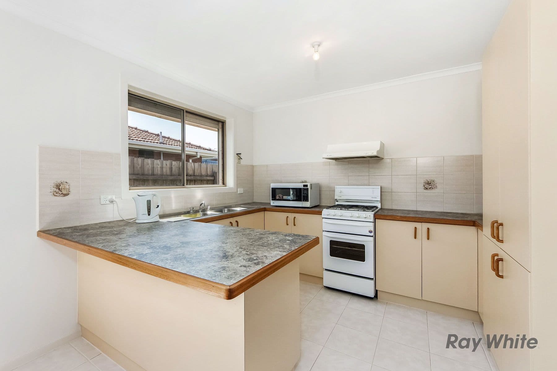 2B Leslie Street, St Albans VIC 3021, St Albans - Thumbnail 2