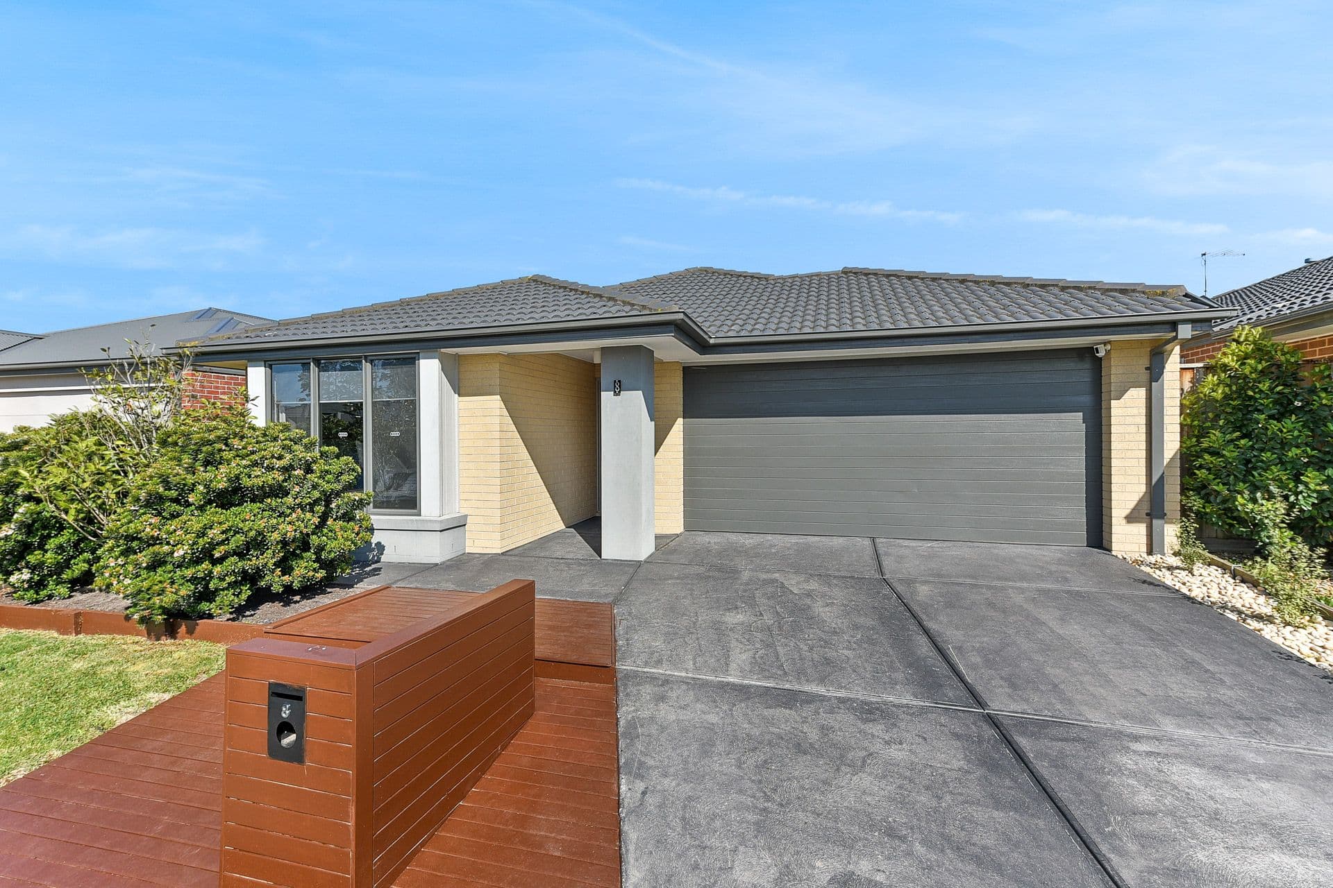 8 Meadows Drive, Officer VIC 3809, Officer - Thumbnail 2