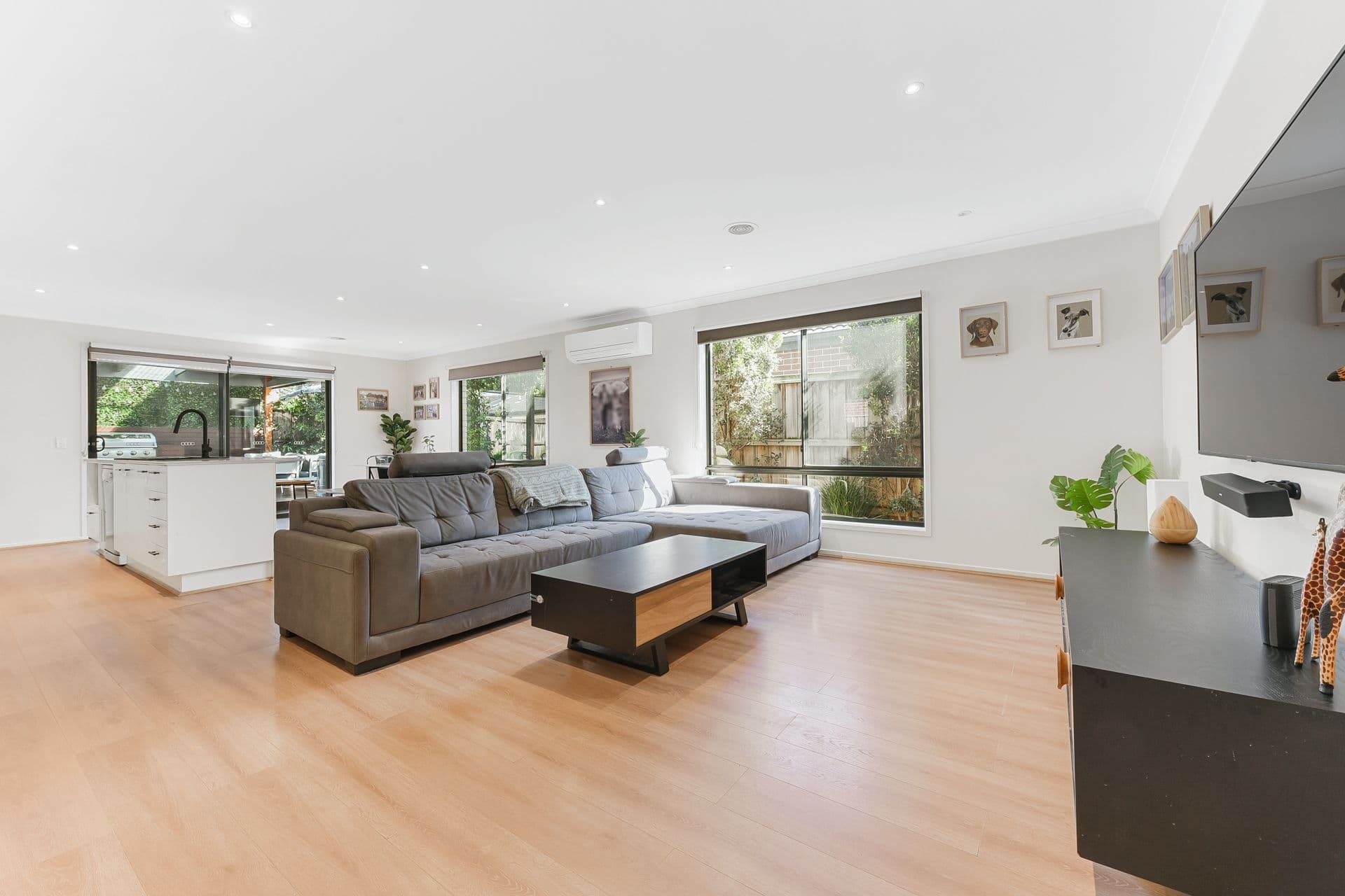 8 Meadows Drive, Officer VIC 3809, Officer - Thumbnail 5