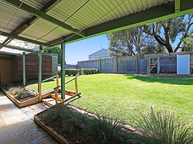 11 Almerta Avenue, CLIFTON SPRINGS VIC 3222, Clifton Springs - Thumbnail 2