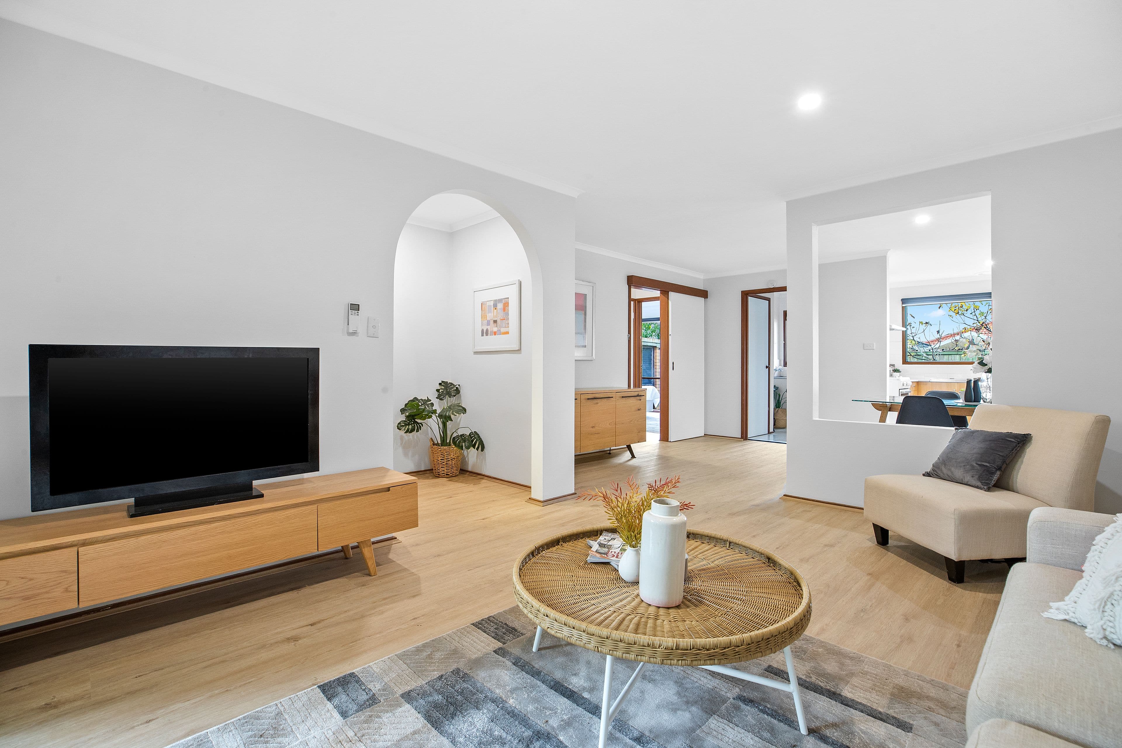 99 Scoresby Road, Bayswater VIC 3153, Bayswater - Thumbnail 2