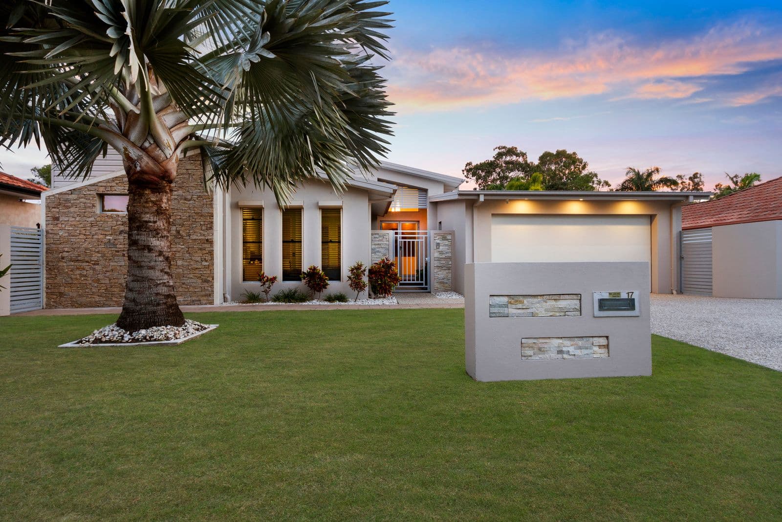 17 Torquay Place, Arundel QLD 4214, Arundel - Thumbnail 3