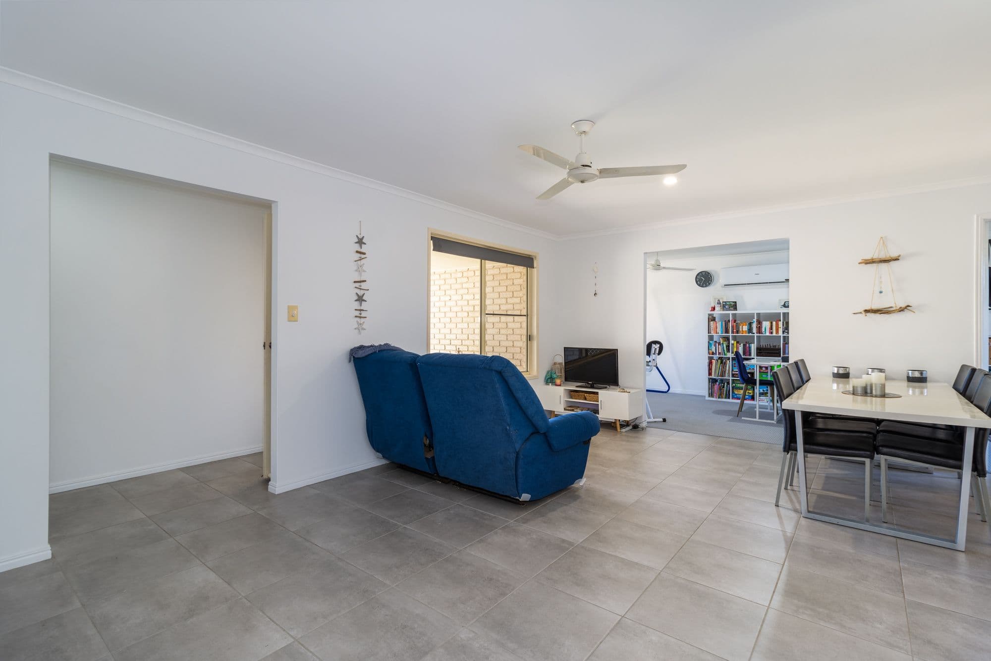 56 Anchorage Circuit, Point Vernon QLD 4655, Point Vernon - Thumbnail 2